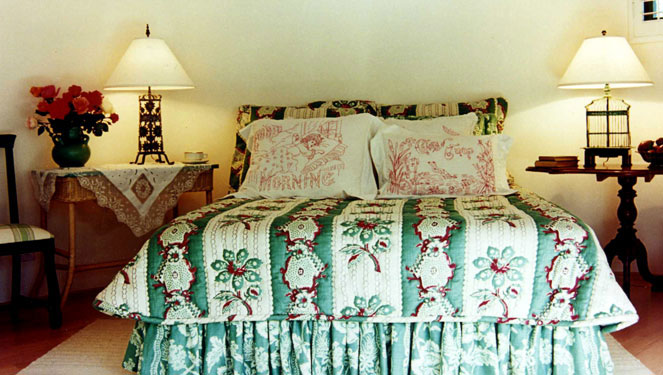 teal_red_bedroom